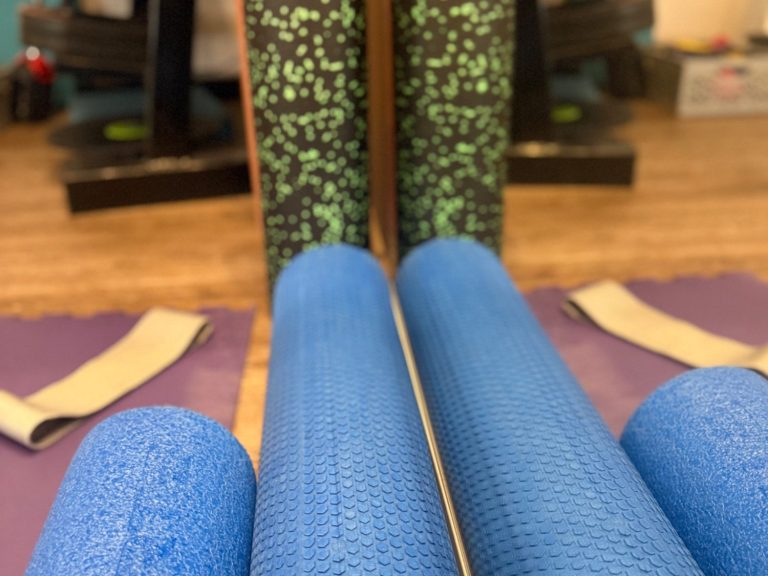 Faszienrollen und Widerstandsband