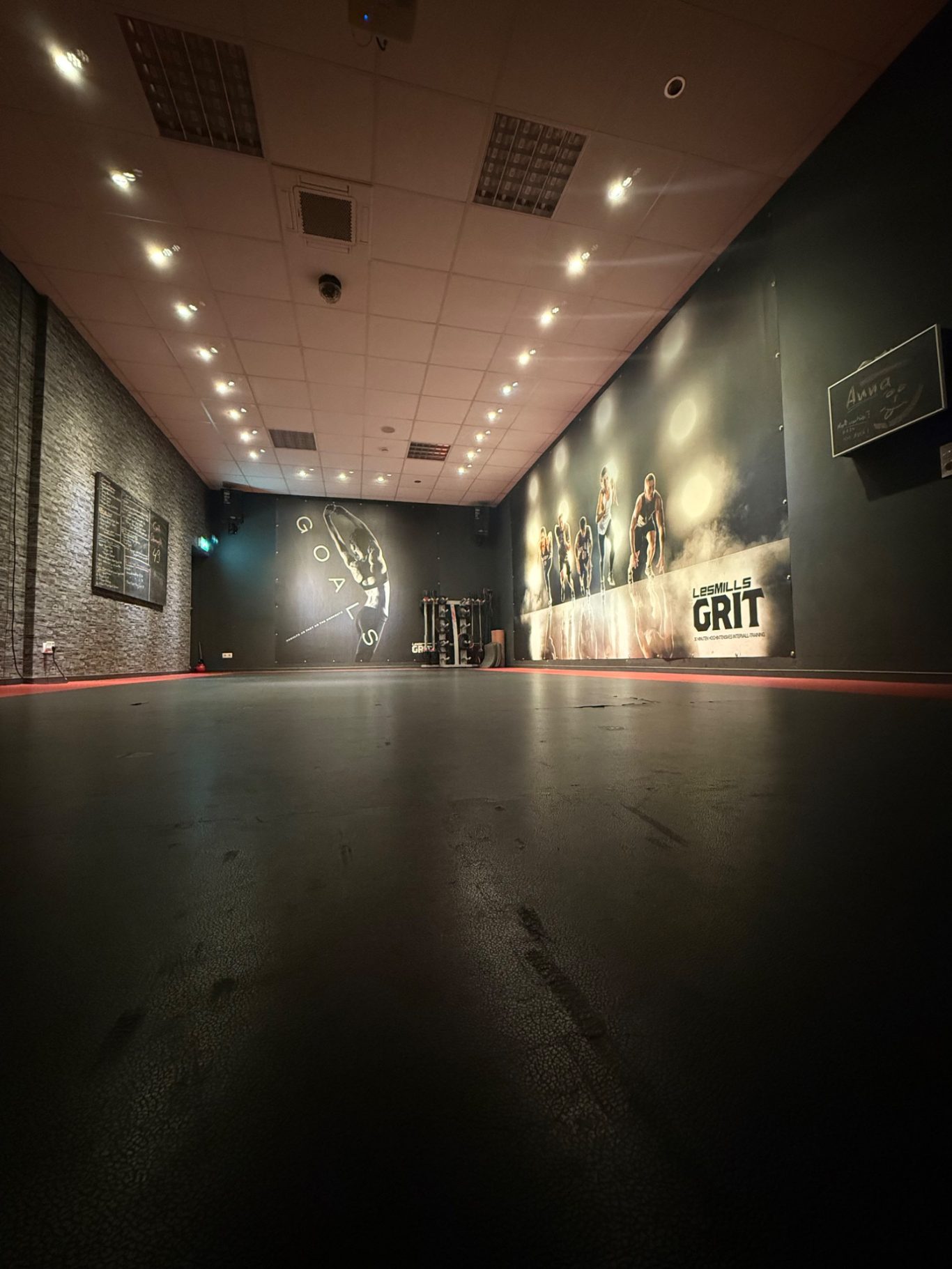 Kursraum für HIIT Training und Cycling